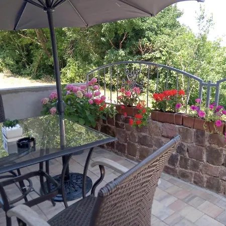 Chez Marthe, Welcoming B&B Tranquil Area 克宁