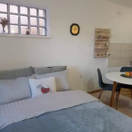 Chez Marthe, Welcoming B&B Tranquil Area 克宁